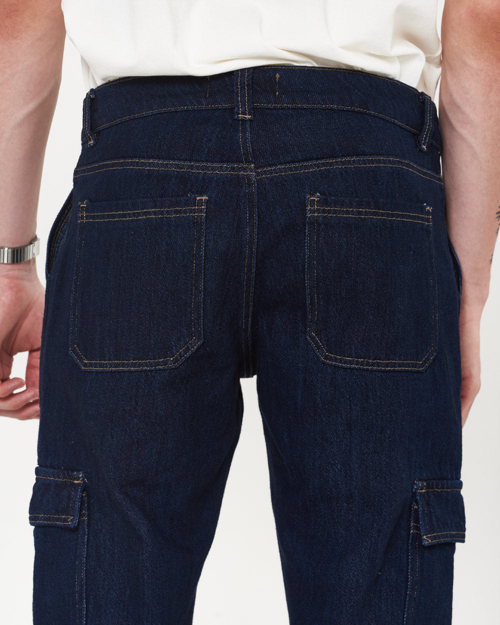 Jeans-para-hombre-bota-recta-seis-bolsillos