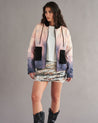 Chaqueta Ameli rosada a morada con capucha y bolsillos contrastantes - Urbanrock Colombia