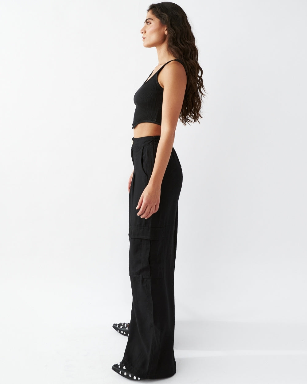 black-wide-leg-pants-outfit-ideas