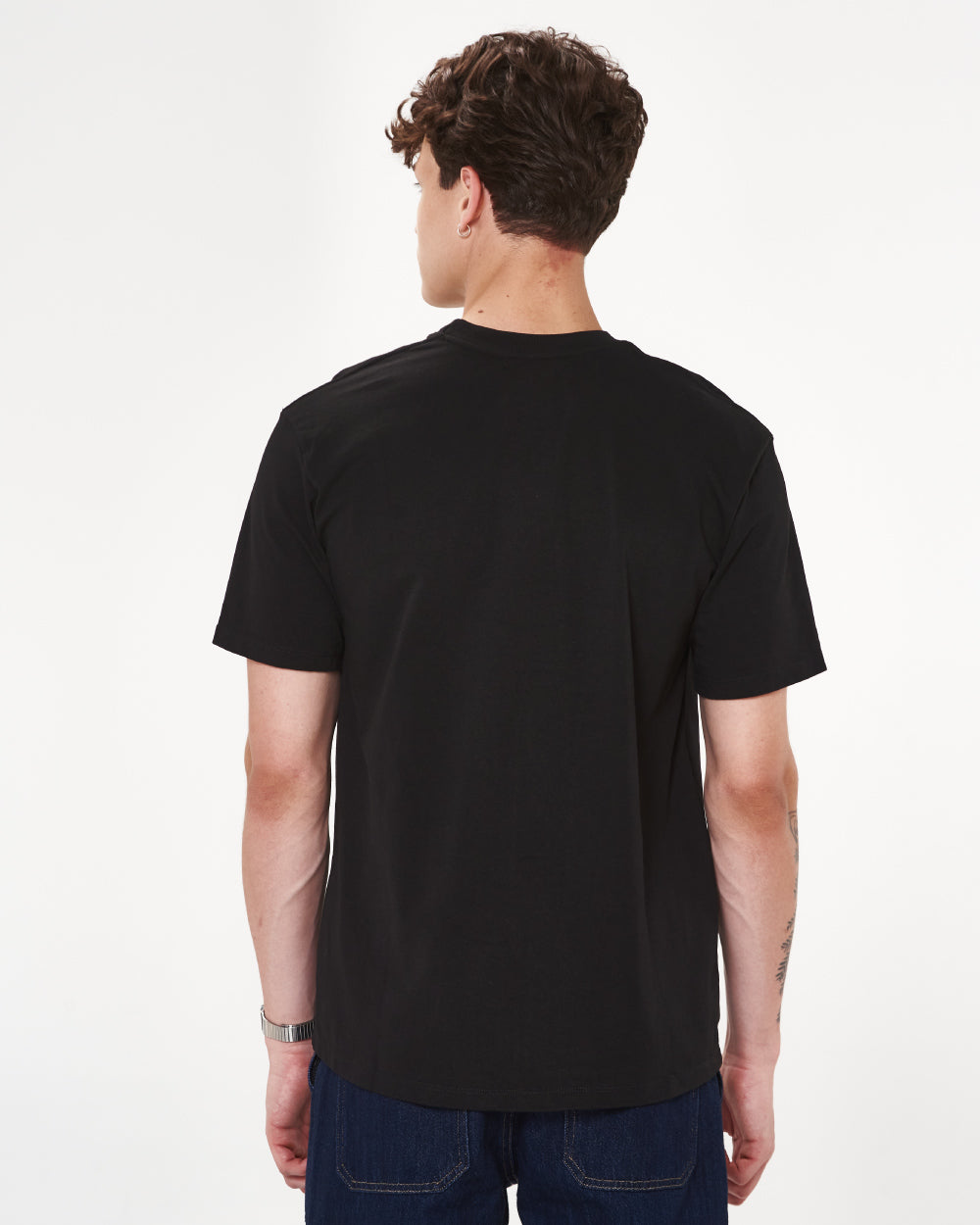 camiseta-hombre-negra-basica-manga-corta