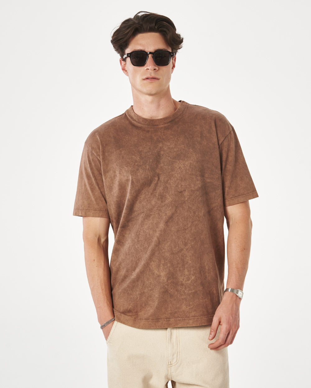 camiseta-oversized-cafe-oscuro