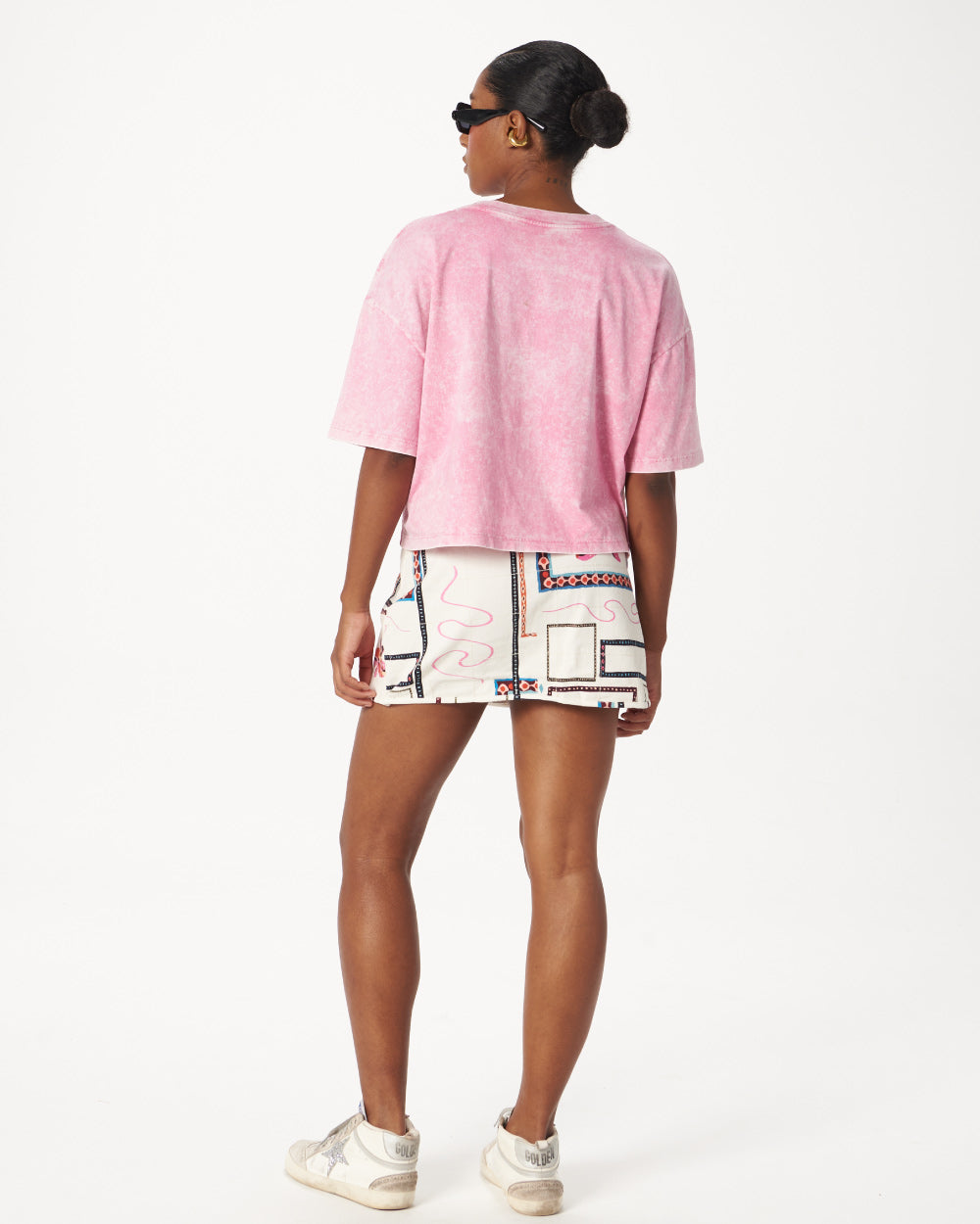 camiseta-unicolor-con-cuello-redondo