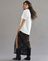 Camiseta en movimiento mostrando textura - Urbanrock
