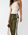 hall-body-crudo-urban-women