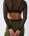 hall-body-negro-malla-mujer