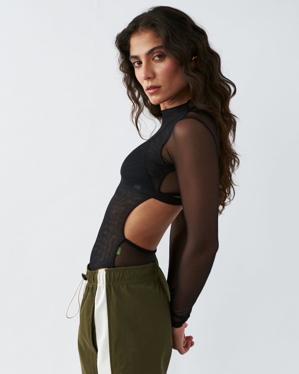 hall-body-negro-mujer-malla