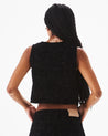 jaguar-vest-negro-mujer-elegante