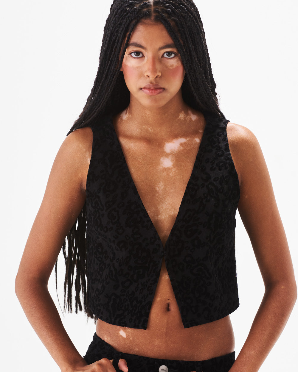 jaguar-vest-negro-mujer-moda