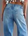 jeans-tendencia-2024-mujer-wolf-urban-rock