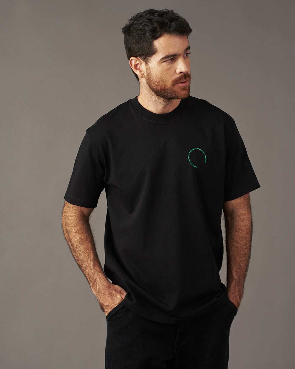 Corte de mangas cortas en camiseta masculina - Urbanrock