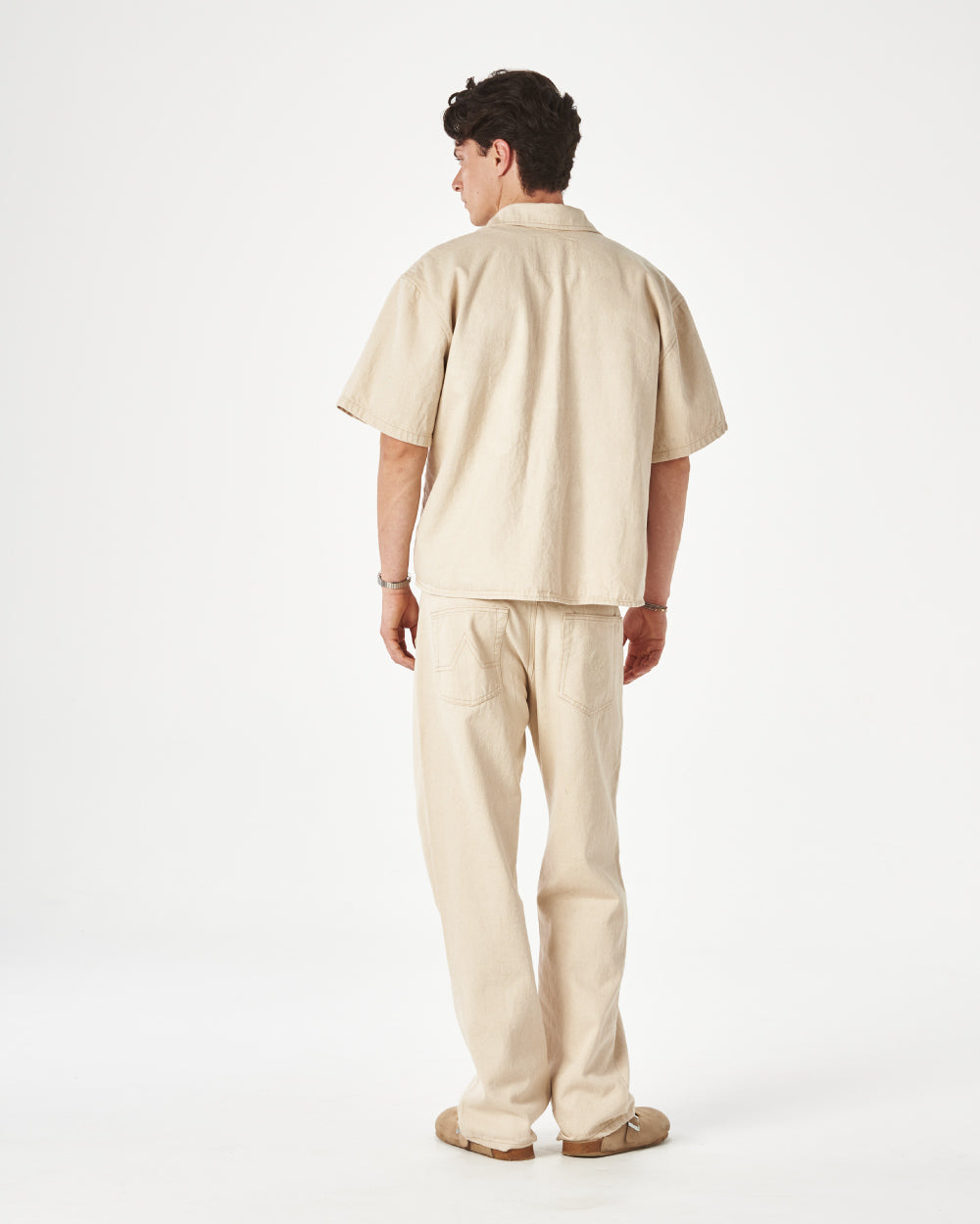 pantalon-color-crudo-hombre