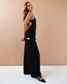 pantalon-comodo-mujer-bolsillos-black-wide-leg-pants-urban-rock


