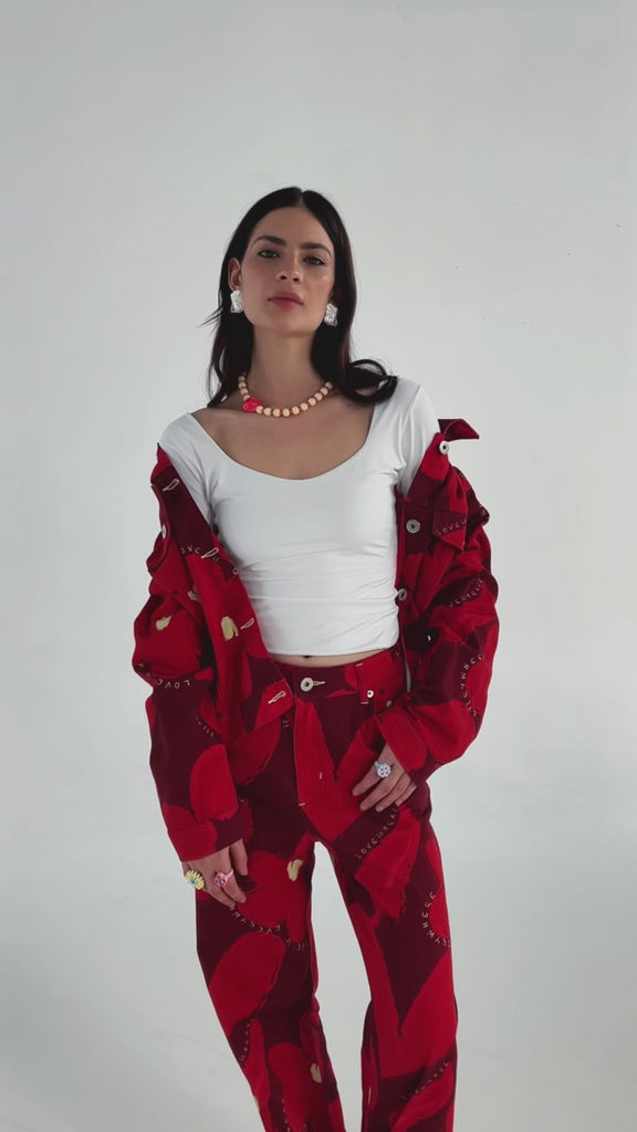 look-completo-rojo-flores