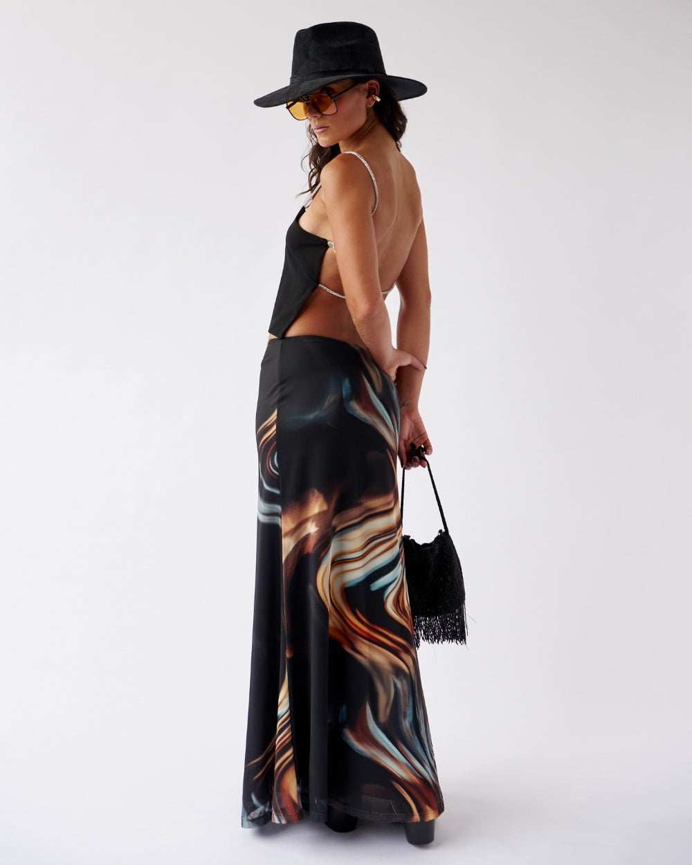 top-moda-colombiana-mujer-atenea-urban-rock-look