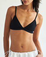 top-negro-urban-rock-sophie-top-triangulo-pinzas

