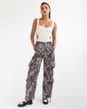 urbanrock-body-femenino-arriesgado

