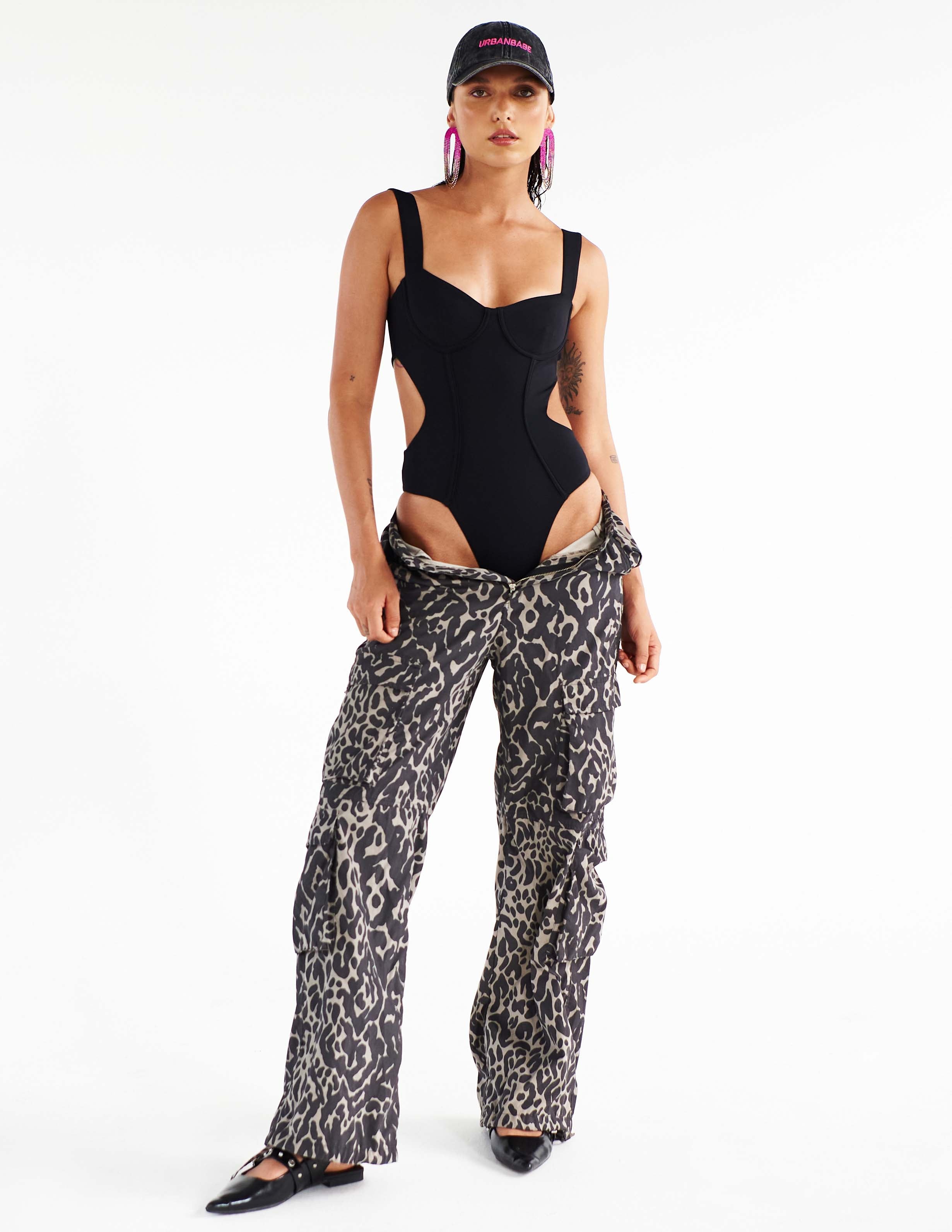 urbanrock-body-negro-purl-corsete-con-broches-ajustables

