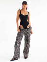 urbanrock-body-negro-purl-corsete-con-broches-ajustables

