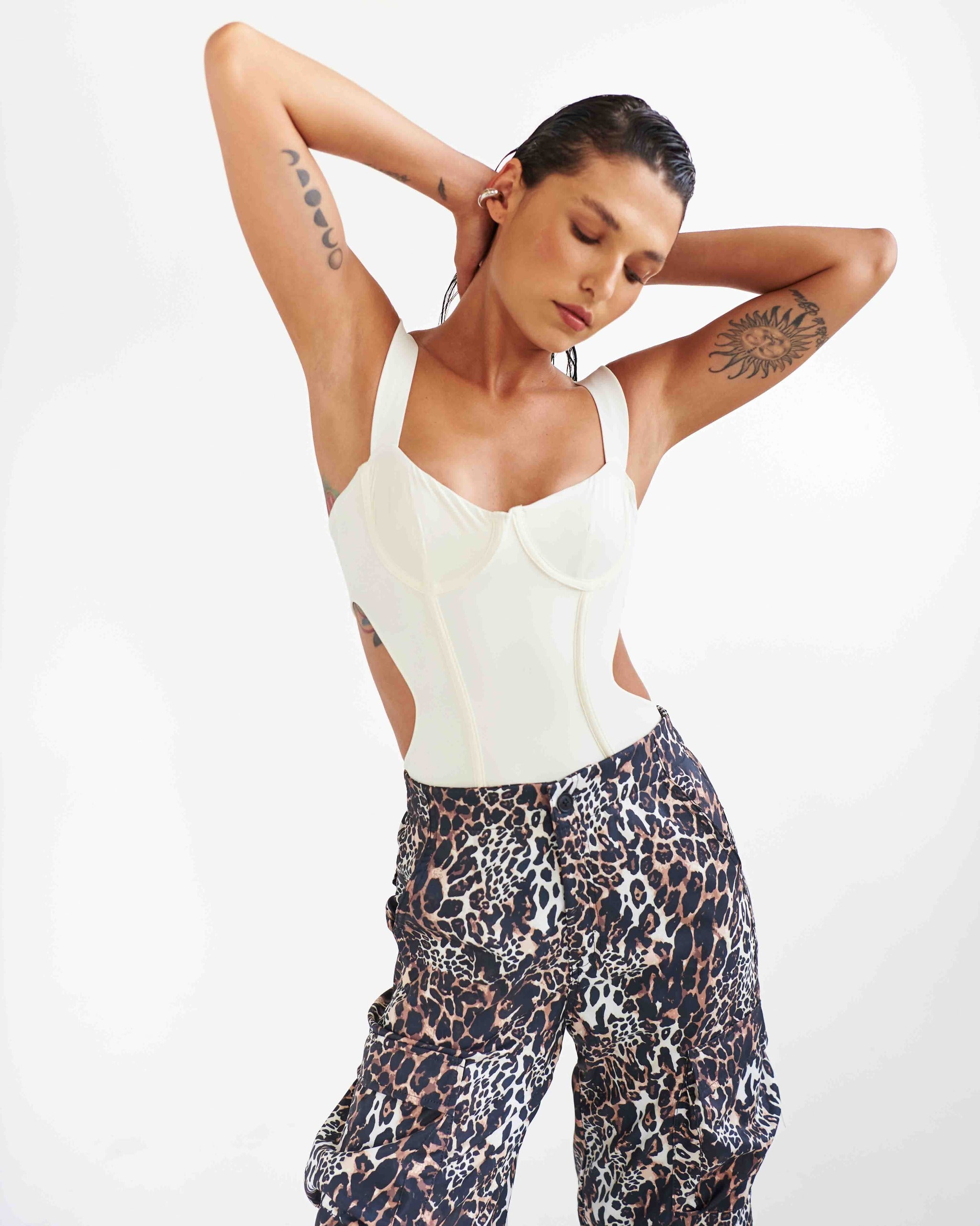 urbanrock-purl-ivory-body-corset

