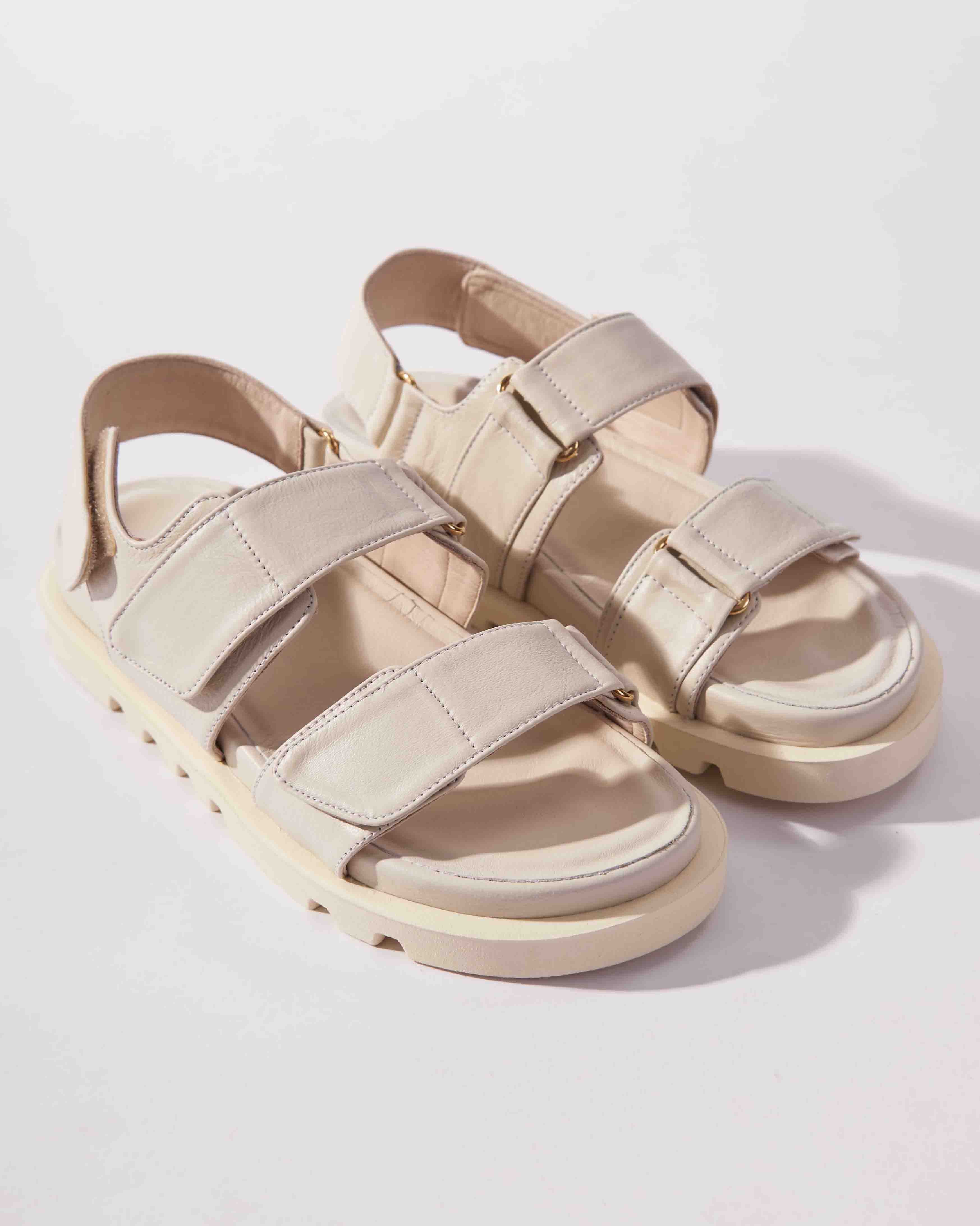 urbanrock-sandalias-effie-cuero-velcro


