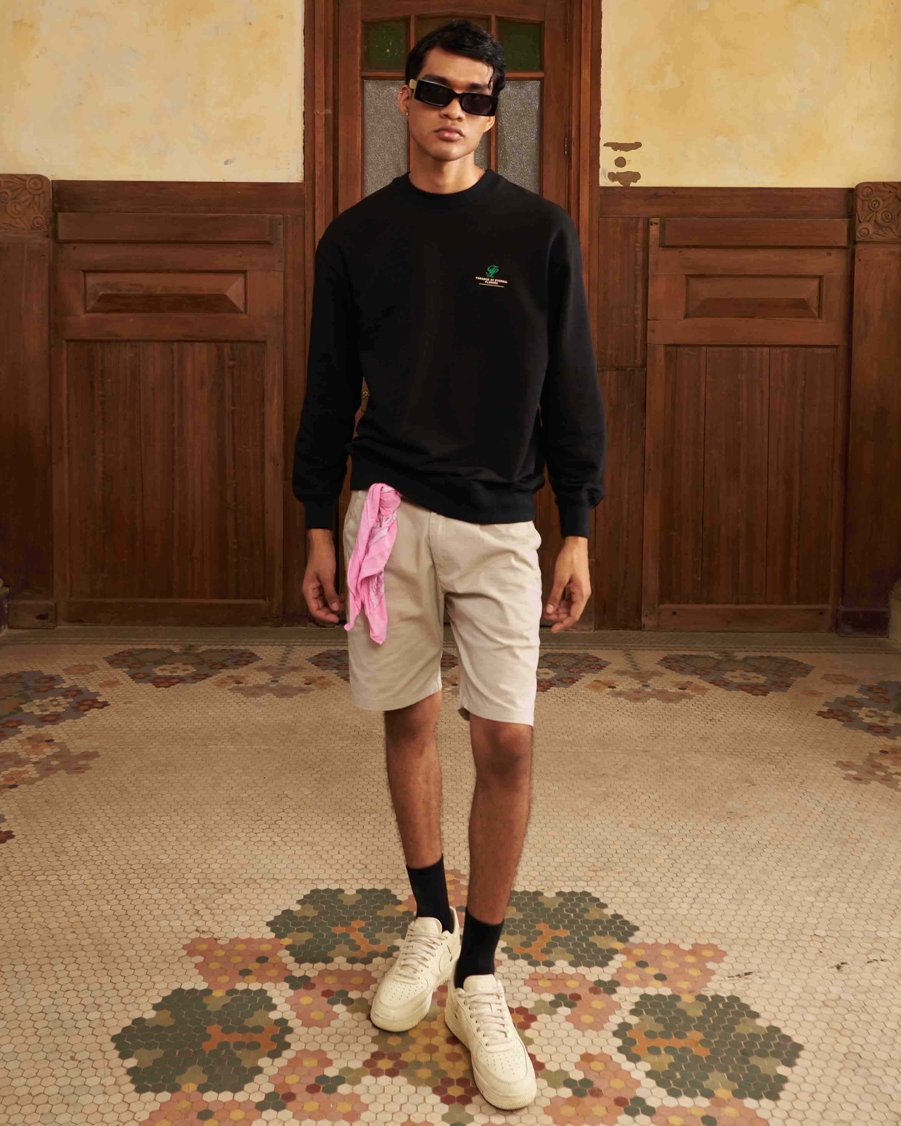 urbanrock-tasty-crew-sweater-punto-corazon-espalda


