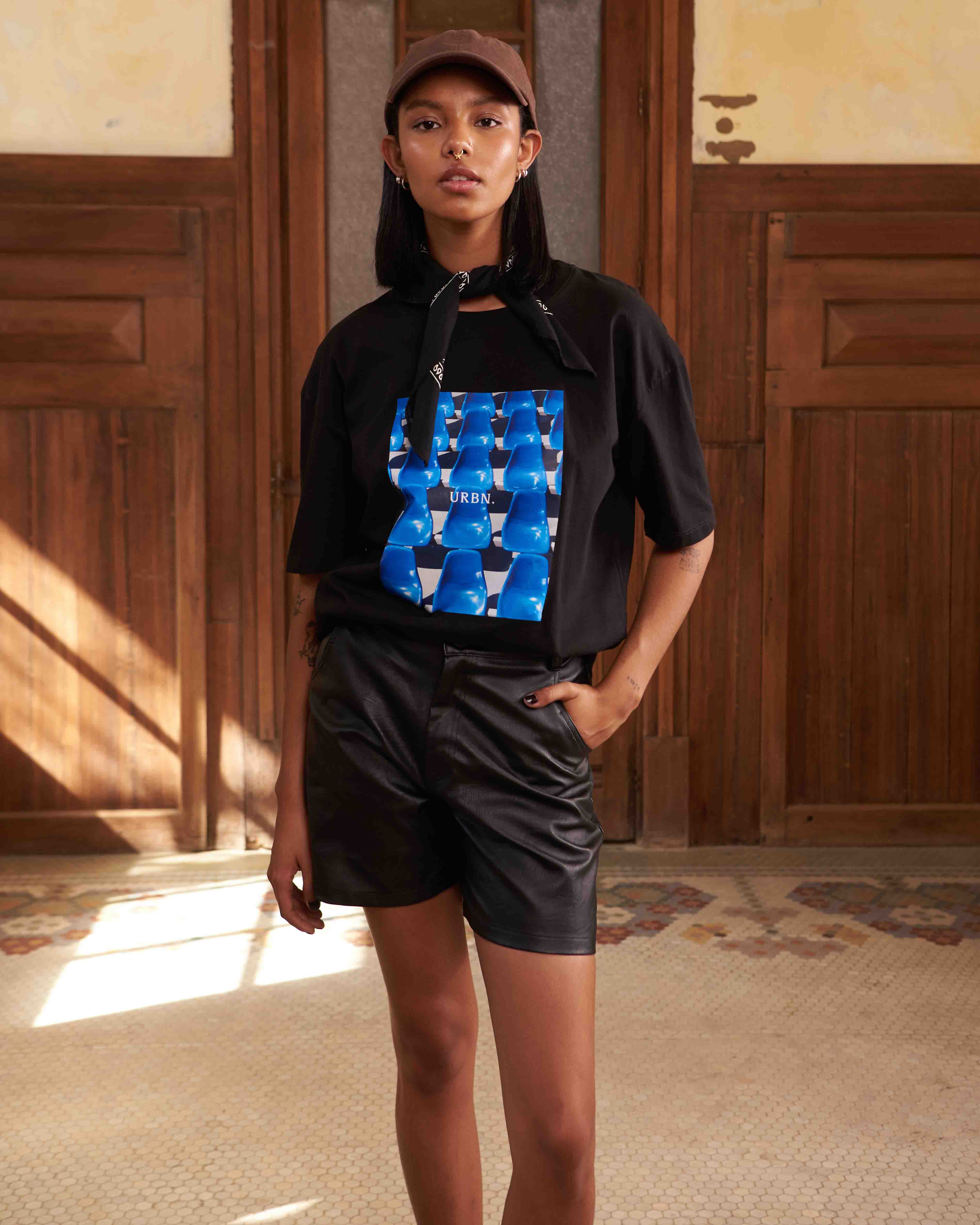 urbanrock-tasty-tee-camiseta-estampada-oversized-negra

