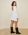 Vestido holgado con espalda escotada en blanco - estilo urbano | Urban Rock