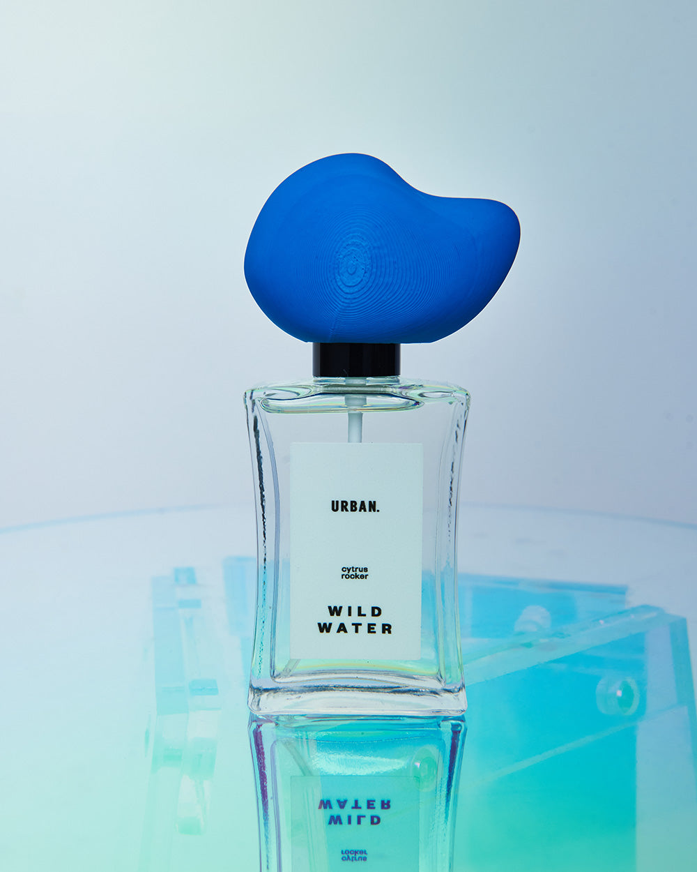 Perfume Wild Water - frasco completo con tapa azul, fragancia oriental floral - Urbanrock