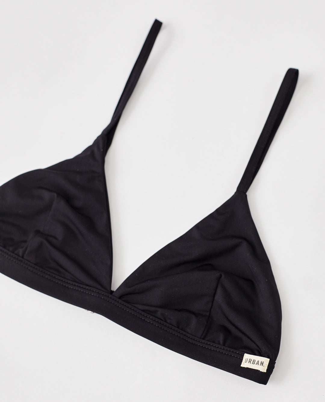 top-negro-copa-triangulo-pinzas-tensores-black-sophie-top-urban-rock

